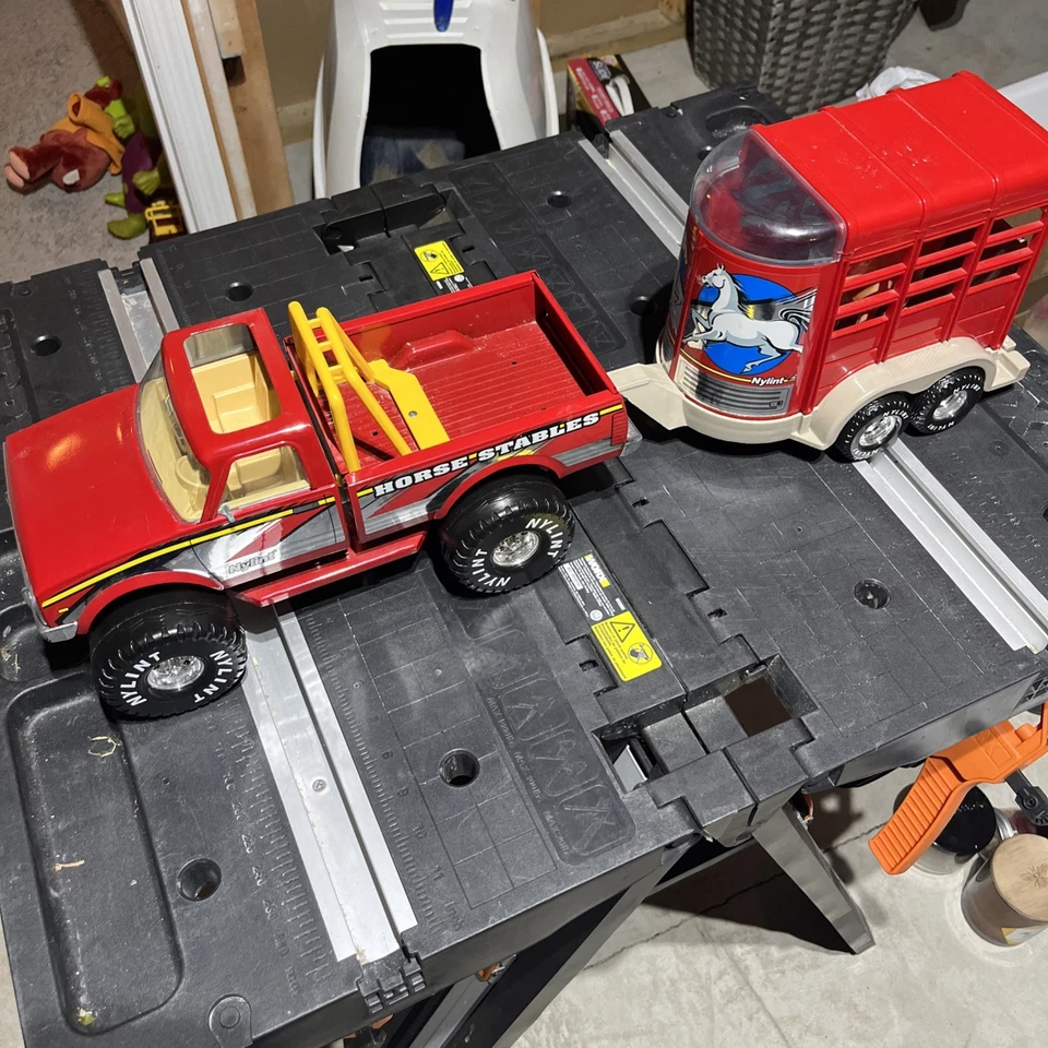 Vintage Nylint 4x4 Horse Stables Trailer Pressed Steel Set NIB 4701 w/Horse - Image 1 of 4