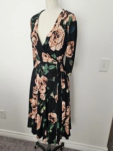 Retro 50s Style Kelsie Pinup Unique Vintage Wrap Dress Pink Black Floral Small - Picture 1 of 3