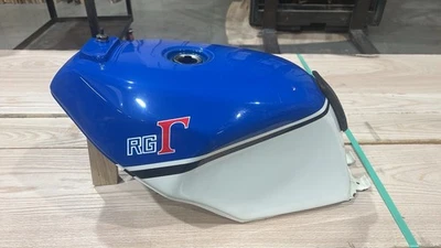 Suzuki RG 500 1986 tanque de combustible, azul, interior limpio libre de óxido, repintado, sin abolladuras Foto 1 de 4