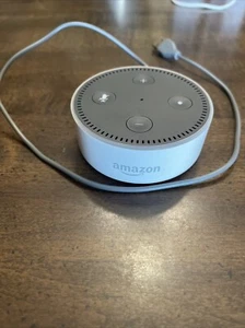 Amazon Echo Dot 2nd Generation RS03QR White With Charging Cord Preowned - Picture 1 of 5