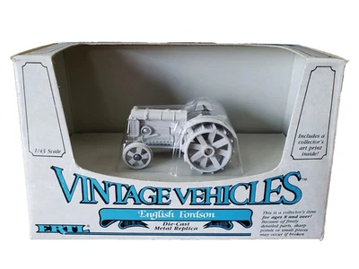 Ertl English Fordson Tractor Vintage Vehicles Diecast 1:43 - Image 1 of 4