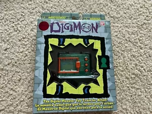 BANDAI DIGIMON TOMAGOTCHI 20TH ANNIVERSARY DIGIVICE DIGITAL PET GREEN W/ ORANGE - Picture 1 of 2