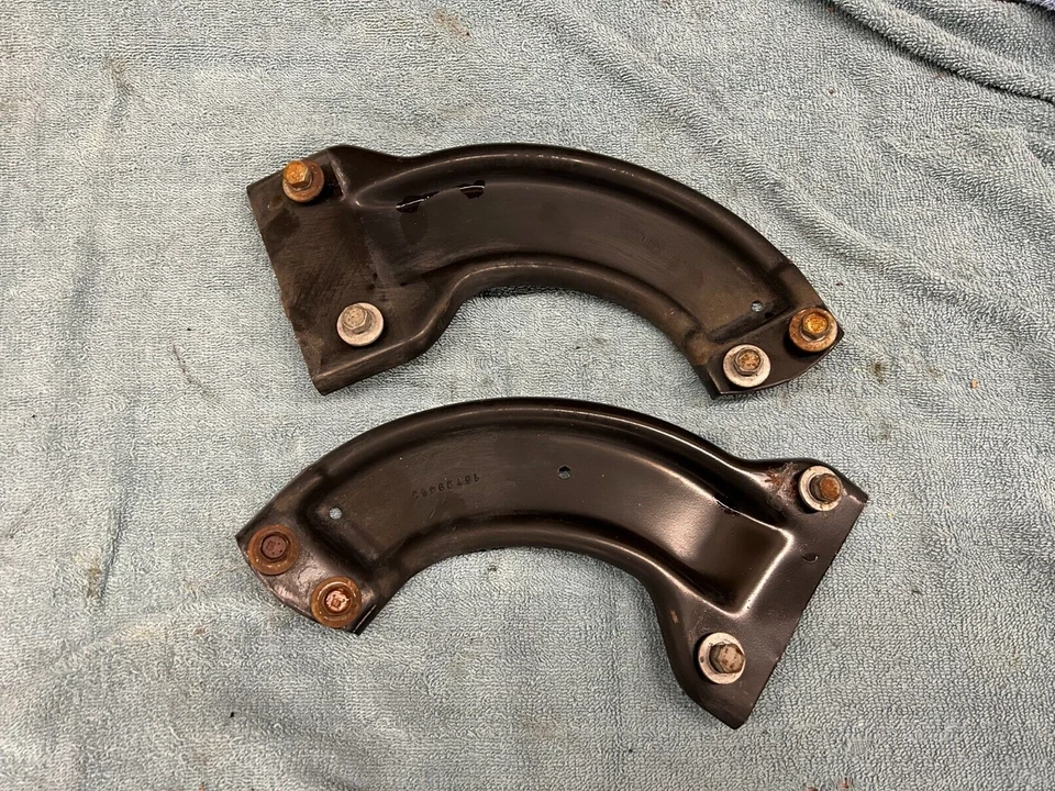 Juego de soportes guardabarros GMC Sierra 2002 2000-2006 GMC Yukon Foto 1 de 2