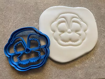 Pansy flower cookie cutter, biscuit, decorating, spring garden plant - Image 1 of 4