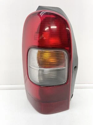 Luz trasera para conductor izquierdo Chevy Venture Pontiac Montana 1997-2005 OEM Foto 1 de 4