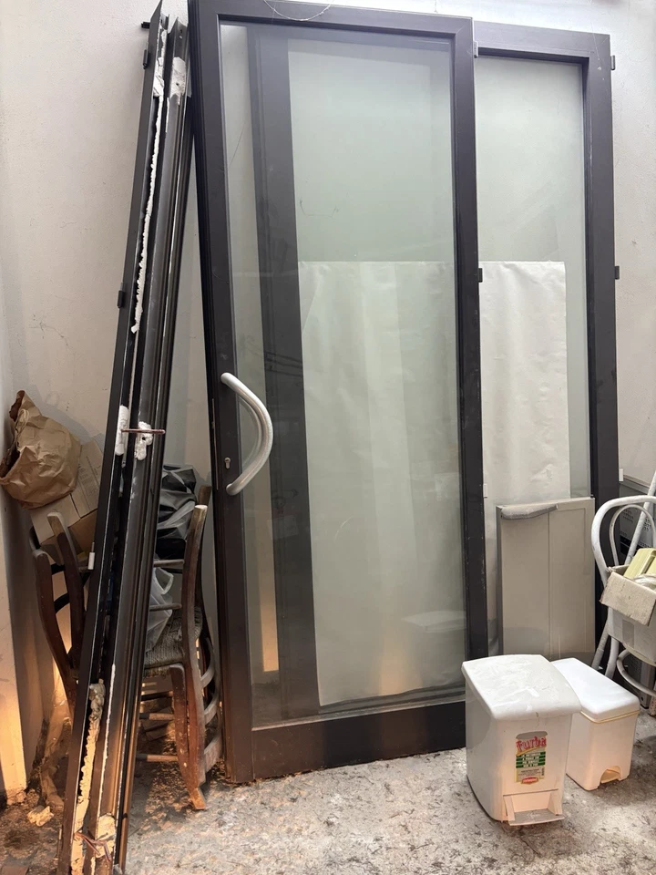 Porta a due ante con vetro antisfondamento  - Immagine 1 di 1