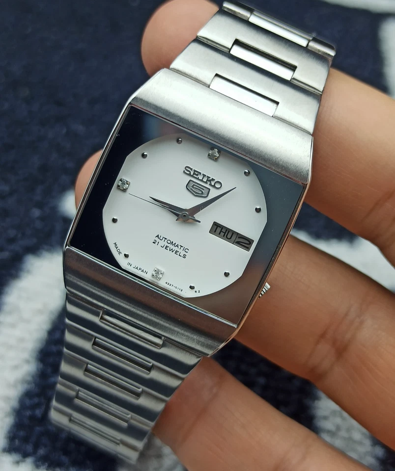 RELOJ ELEGANTE Y CLÁSICO SEIKO 5 TV CUADRADO PLATEADO AÑOS 70 AUTOMÁTICO JAPÓN DE COLECCIÓN RARO Foto 1 de 1