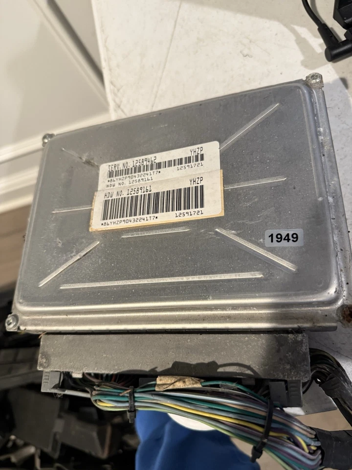 05 Chevrolet Express 1500 Van Electronic Control Module ECM OEM 12589462 5.3L - Image 1 of 4