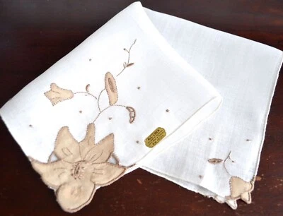 复古 HANKY 1940 MADEIRA 刺绣 Applique 棕色和白色亚麻 全新 带 TAGS — 第 1/4 张图片