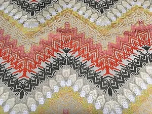 Tela de tapicería Chevron bordada Nina Campbell oro coral 0,85 yardas - Imagen 1 de 4