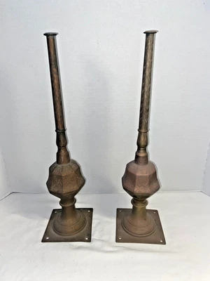 (2) Conchas de mar grabadas arquitectónicas de bronce vintage, viento, remates de hojas Foto 1 de 4