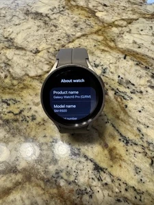 Samsung Galaxy Watch5 Pro 45mm Smartwatch Bluetooth only- Gray Titanium SM-R920 - Photo 1 sur 8
