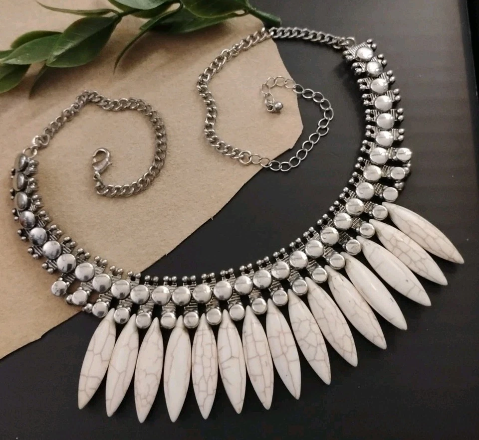 BOHO CHIC! Real Crema HOWLITE Piedra Fragmento Forma Cuentas 15"+ ¡Collar llamativo! Foto 1 de 4