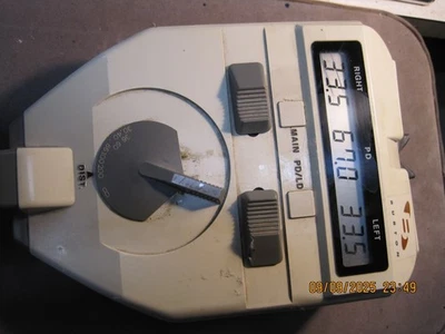 Medidor lector de PD pupilómetro de mano Burton Foto 1 de 2