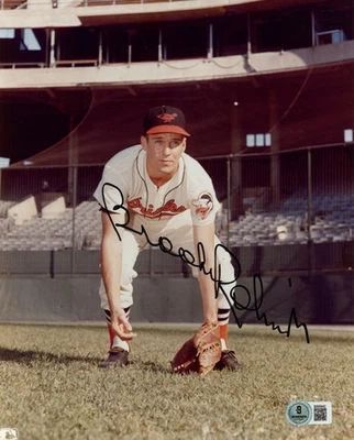BROOKS ROBINSON SIGNED AUTOGRAPHED 8x10 PHOTO BALTIMORE ORIOLES HERO BECKETT BAS - Image 1 of 2