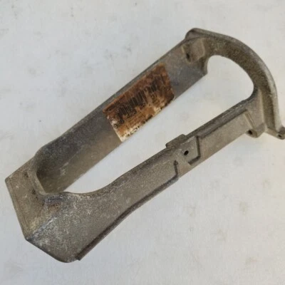 Soporte de montaje de refuerzo de freno Porsche 911. #996 423 251 01. y Boxster. Foto 1 de 4