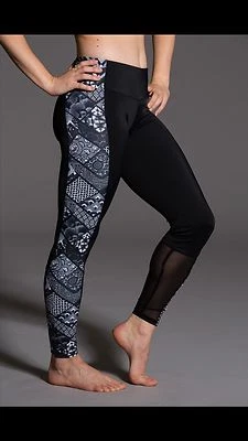 NWT Onzie Print Mesh Inset Colorblock Leggings Noir Size M/L Run Spin Yoga Foto 1 de 3
