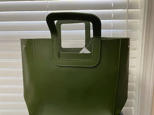 Macy’s GREEN Tote New With Tags in plastic! - Picture 1 of 3