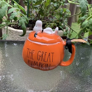 Taza de Halloween Rae Dunn Peanuts LA GRAN CALABAZA Snoopy Topper Nueva Naranja - Imagen 1 de 8