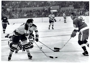 1962 Original Photo NY Rangers hockey Marcel Pronovost & Red Wings Harry Howell - Picture 1 of 2