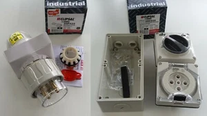 NEW CLIPSAL POWER POINT OUTLET 56c532 & PLUG 56p532 500V 32A weatherproof 5 pin - Picture 1 of 3