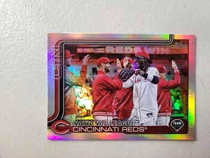 2025 Topps - Rainbow Foil - #99 Team Cincinnati Reds NM Free Shipping - Picture 1 of 2