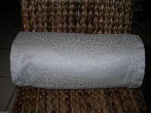 BARBARA BARRY "PRISM" SPA 1PC NECK ROLL  BEAUTIFUL NIB   - Picture 1 of 1