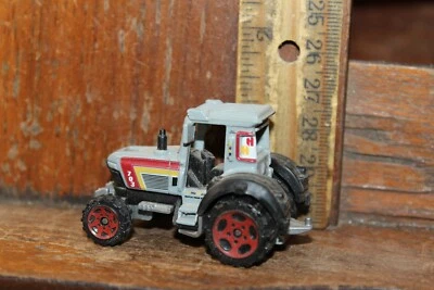 Tractor agrícola 2006 diecast y plástico Matchbox Foto 1 de 4