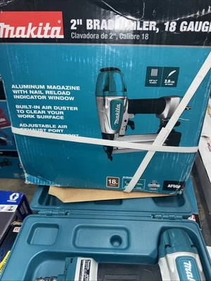 Makita AF506 5/8”-2” Tool Less Narrow Nose Pneumatic Brad Nailer 18 Gauge - Image 1 of 2