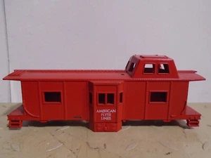 ORIGINAL AMERICAN FLYER RED BAY WINDOW CABOOSE BODY DAMAGED - Picture 1 of 5