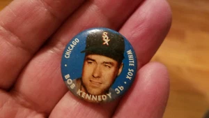 1956 Topps Pins BOB KENNEDY Chicago White Sox Baseball Button Pinback *VINTAGE * - Picture 1 of 10