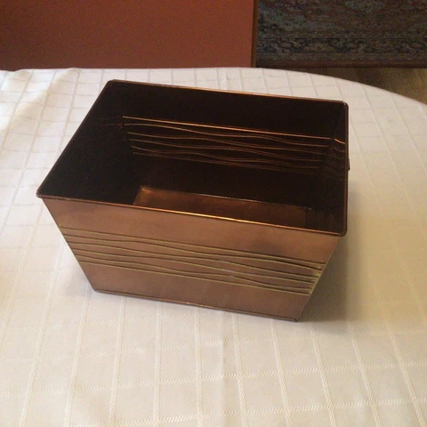 Harry & David,Bronze Colored Metal Basket W/ Copper Colored Handles & Wire Decor Cover