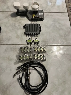 DIRECTV SWM-30 COMPLETE KIT W/ REVERSE BAND LNB  2- 2WAY & 4- 8WAY Splitters NEW - Image 1 of 4