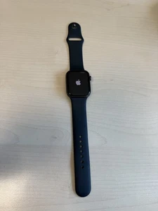 2021 Apple Watch SE (GPS, 44mm) - Midnight Black  - Picture 1 of 3