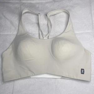 Sujetador activo On Cloud Run On Clouds para mujer talla mediana - Imagen 1 de 13