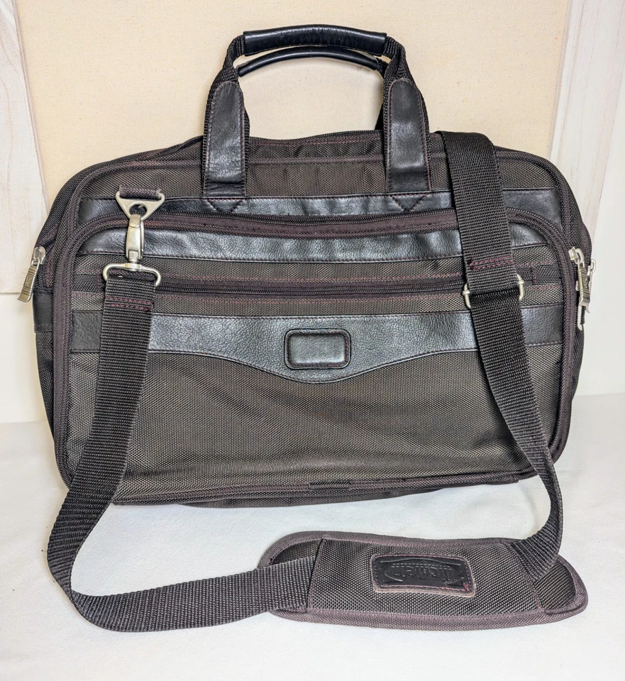 McKlein Maletín Bolso Mensajero Laptop Correa para el Hombro Marrón Nylon Cuero Usado en Excelente Condición Foto 1 de 4