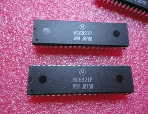 10pcs MC6821P MC6821 Peripheral Interface Adapters DIP-40 New - Picture 1 of 1