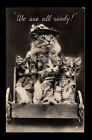 Foto-AK Vermenschlichte Tiere: Katzen im Kinderwagen, Bournemouth Poole 28.4.55