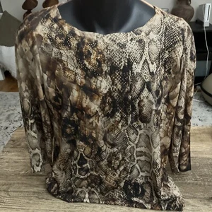 Women’s CHICOS Reptile Snakeskin Animal Print Brown Embellished Shirt Sz 2 EUC - Picture 1 of 6