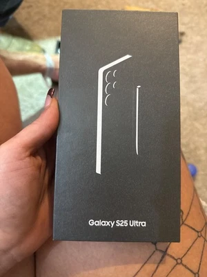 Samsung Galaxy S25 Ultra - 256 GB - Titanium Black (Verizon) - Image 1 of 2