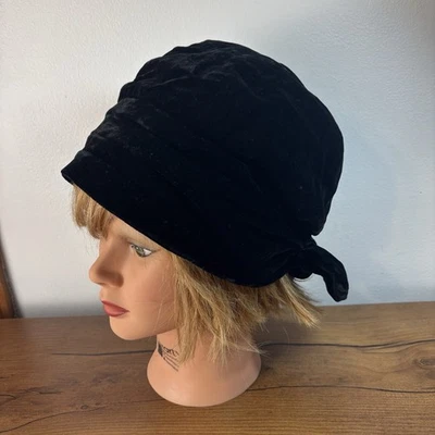 Sombrero tubán de terciopelo negro de mediados de siglo de colección para mujer Lilly Dache NY Foto 1 de 4