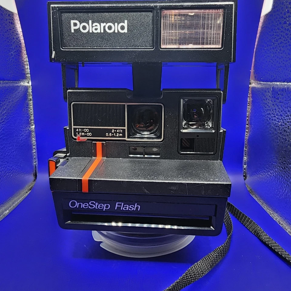 POLAROID ONE STEP FLASH INSTANT FILM CAMERA, WORKING - Image 1 of 4