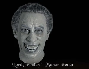 NUEVO 2021 Universal Monster El hombre que ríe Halloween Máscara Horror - El Joker - Imagen 1 de 3