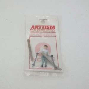 Arttista #1396 - Woman Snow Skiing - O Scale Figure - Model Trains - NEW - Picture 1 of 6