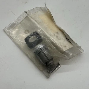 1990-1997 Mercedes Benz Ignition Lock Cylinder 126 460 02 04 300SEL 560SEC E420 - Picture 1 of 4