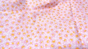 Fabric 100% Cotton 2 yds Carrots & Cottontails Jackie Drusso Moda Pink/yellow - Picture 1 of 4