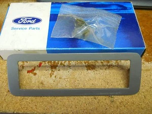 NOS 1971 1972 1973 FORD MUSTANG LH FRONT FENDER MARKER BEZEL - Bild 1 von 1
