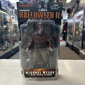 Mezco Toys - Rob Zombie's Halloween II Action Figure - MICHAEL MYERS RARE - Picture 1 of 15