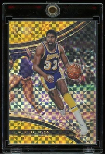 2017-18 Panini Select MAGIC JOHNSON #297 Courtside Gold Prizm /10 - Foto 1 di 2