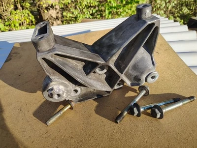 1998 1999 2000 Ford Ranger Alternator Bracket 4.0L F87E-10239-CA + Mounting Bolt - Imagem 1 de 4